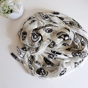 Alexander MCQueen skull silk scarf